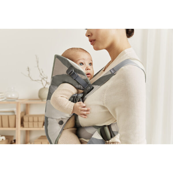 Marsupiu anatomic BabyBjorn Mini cu pozitii multiple de purtare khaki green bumbac 10