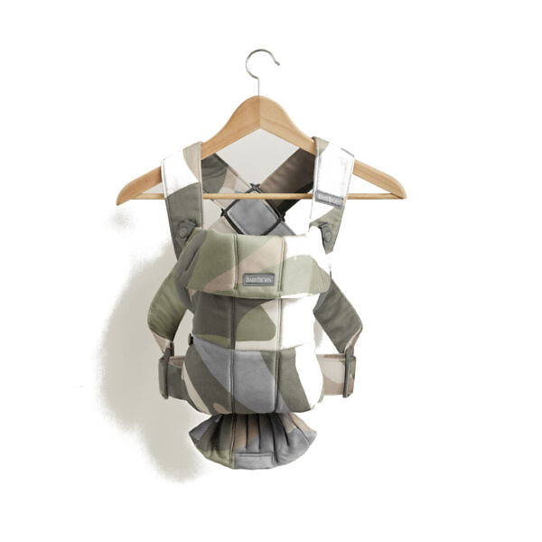 Marsupiu anatomic BabyBjorn Mini cu pozitii multiple de purtare khaki green bumbac 12